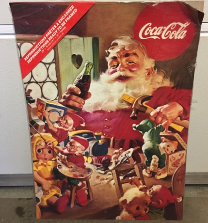 04698-1 € 10,00 coca cola reproctie poster kersmtan met cadeau's 70 x 50 cm.jpeg